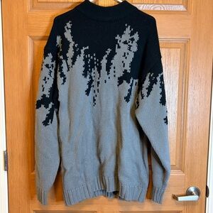 Men's Black and Gray Sweater